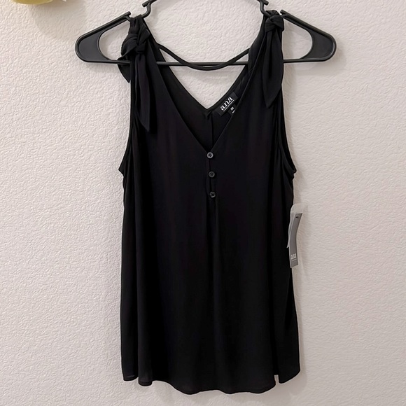 2 black tops - Picture 1 of 4